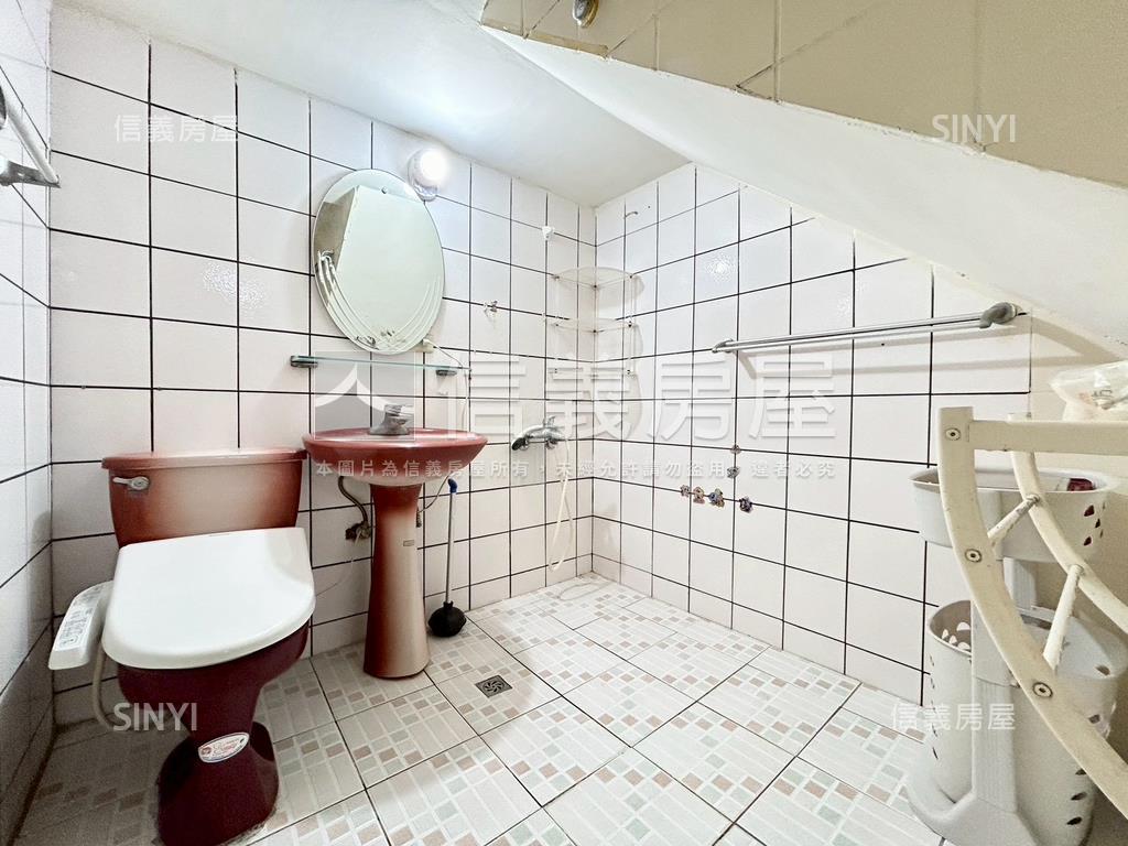 龍山大地坪大車庫透天房屋室內格局與周邊環境