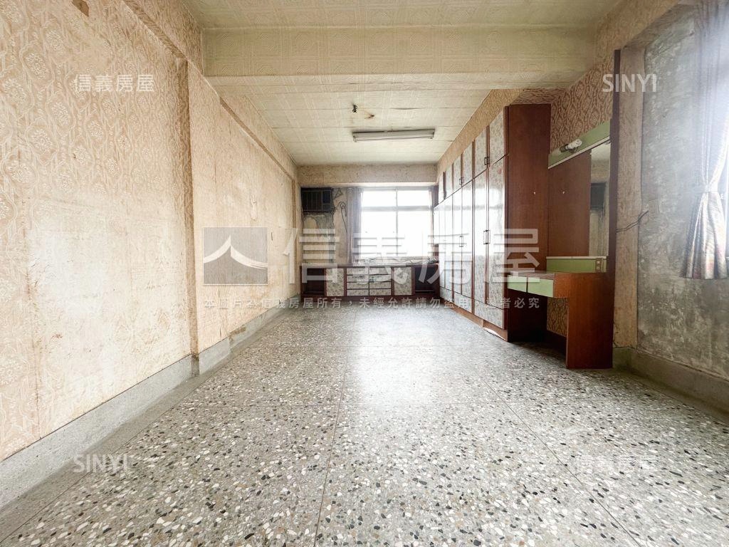 第五市場大面寬店面房屋室內格局與周邊環境