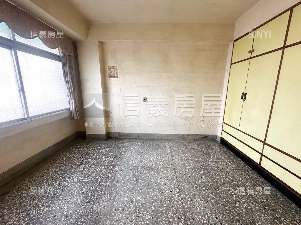 第五市場大面寬店面房屋室內格局與周邊環境