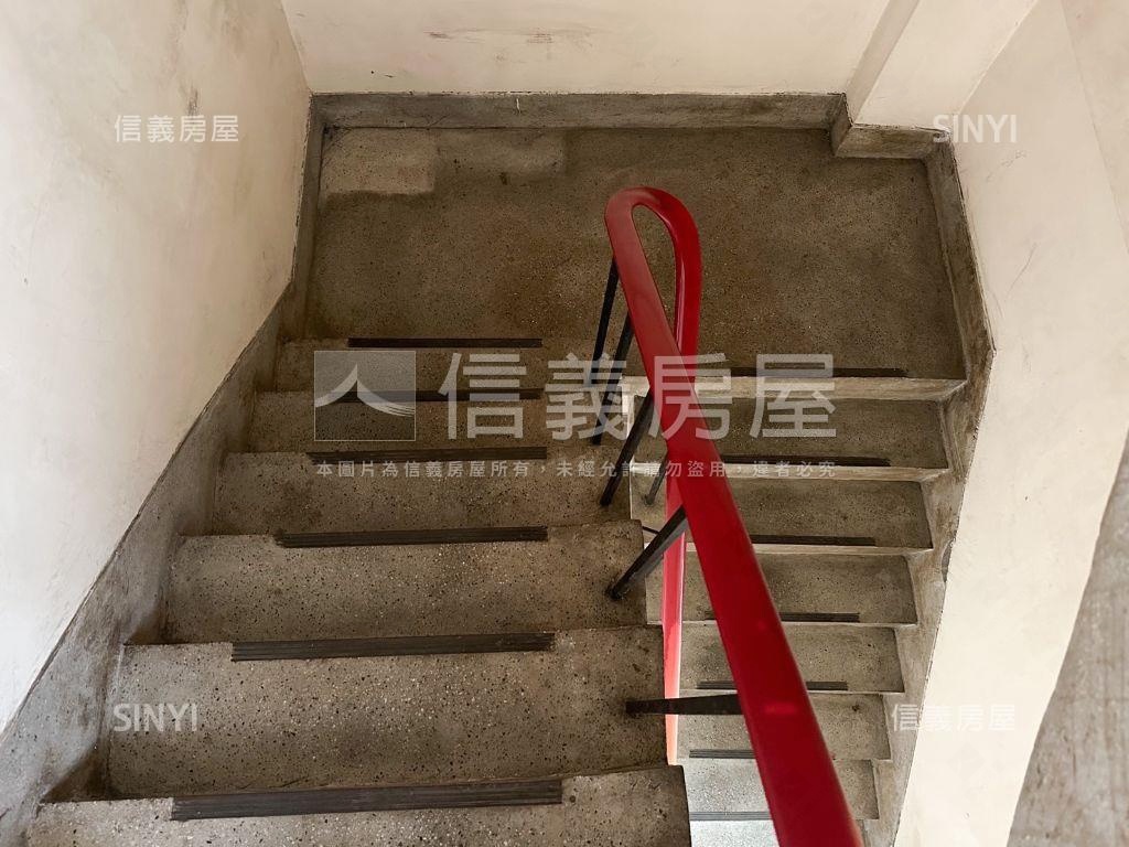 第五市場大面寬店面房屋室內格局與周邊環境