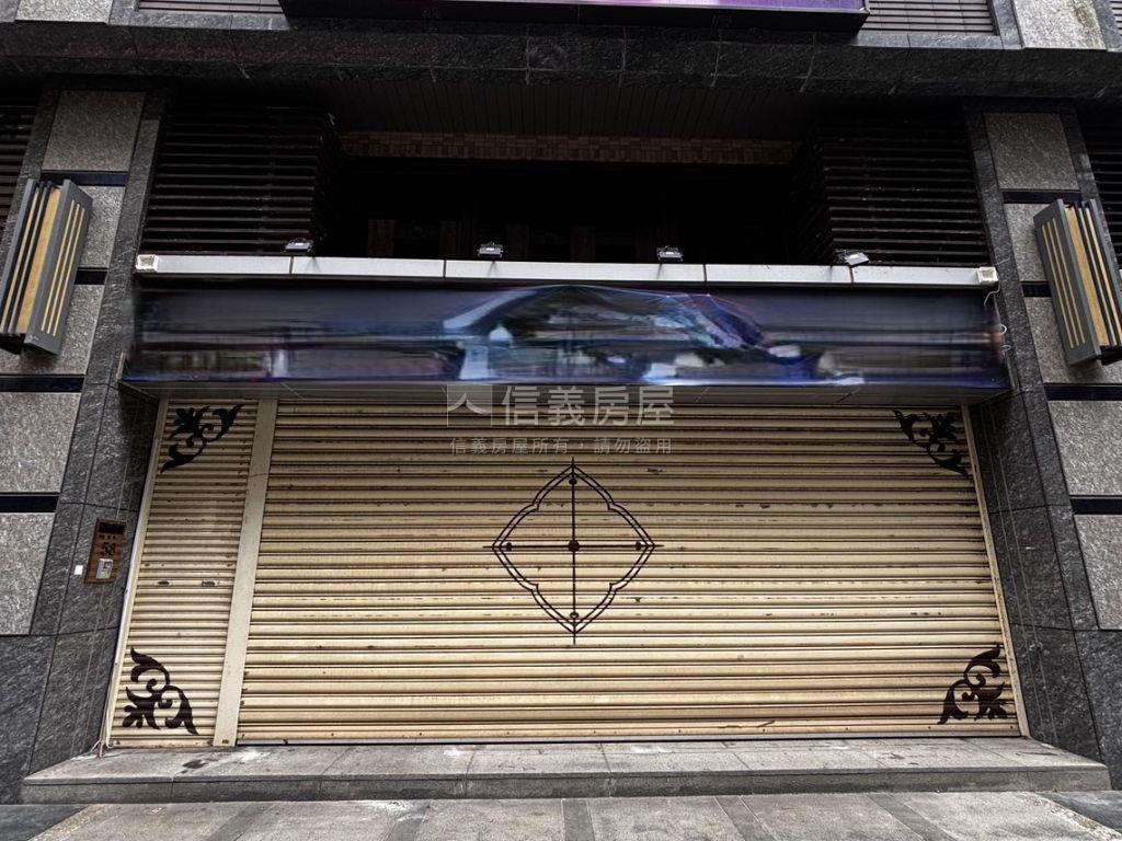 極致上品苑面馬路寬店面房屋室內格局與周邊環境