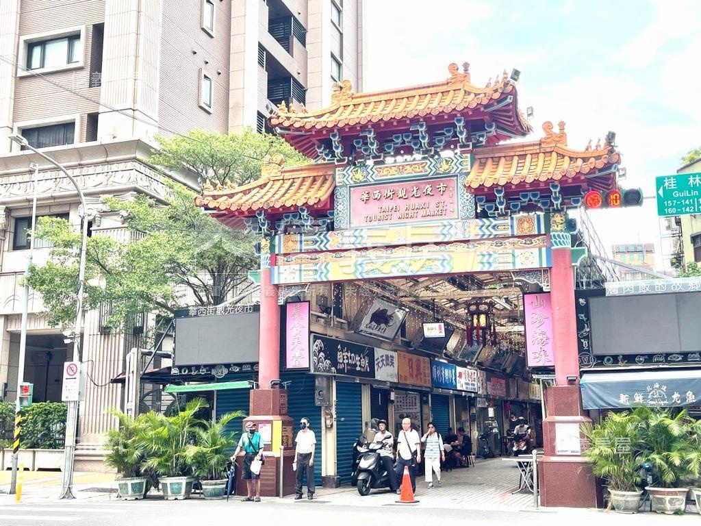 首傅晴海正２房２衛房屋室內格局與周邊環境