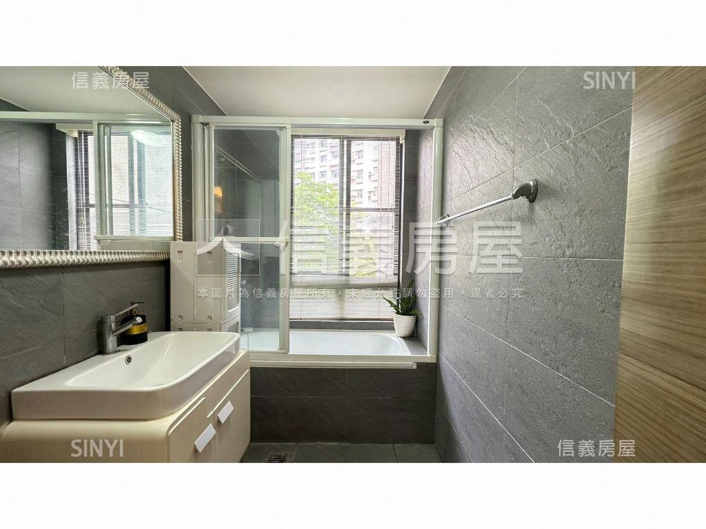 萬芳捷運綠景四房坡平車位房屋室內格局與周邊環境