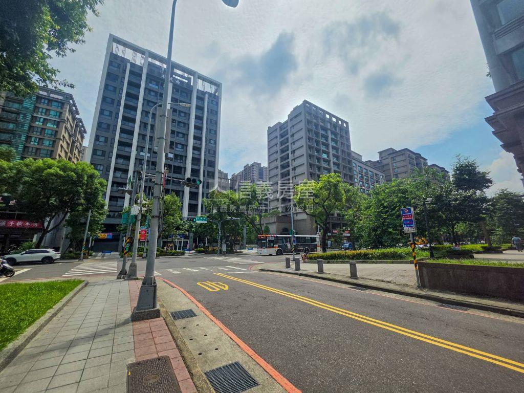 【哈佛學園】景觀三房車位房屋室內格局與周邊環境