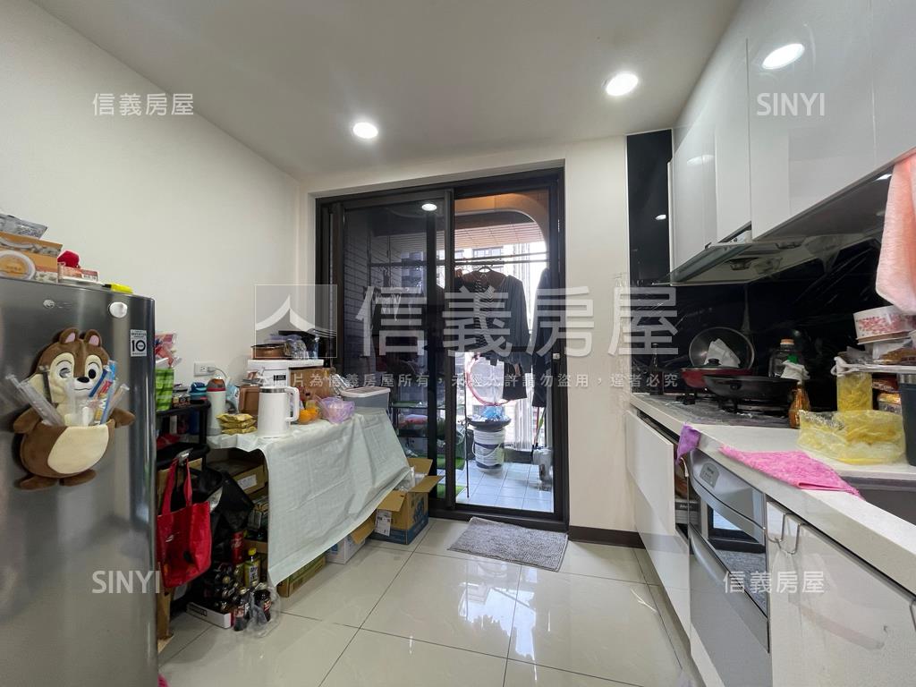 中路★史丹佛視野兩房車位房屋室內格局與周邊環境