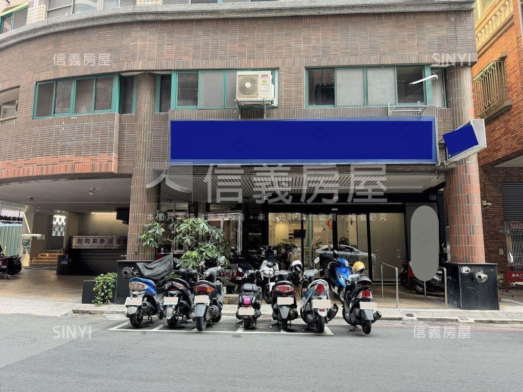 巨蛋面寬店面！附２０車位房屋室內格局與周邊環境