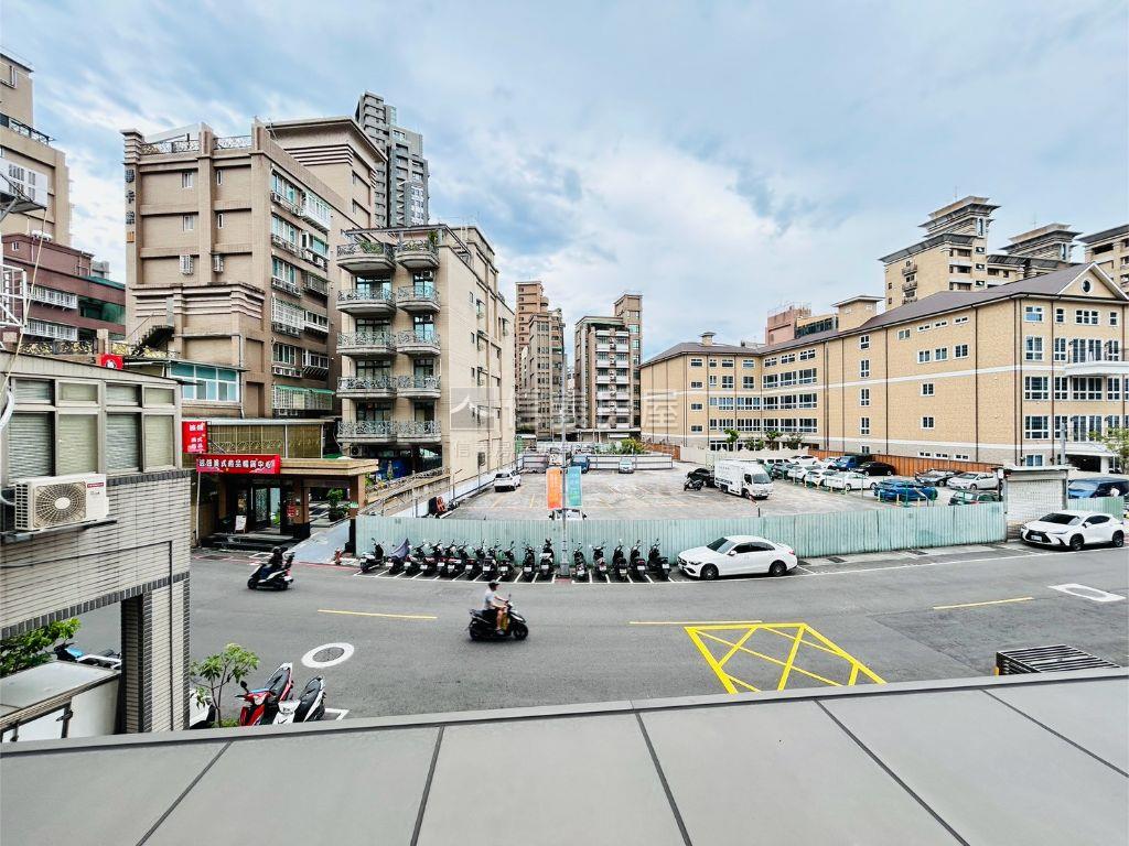 金之邸兩房兩衛浴２Ｆ房屋室內格局與周邊環境
