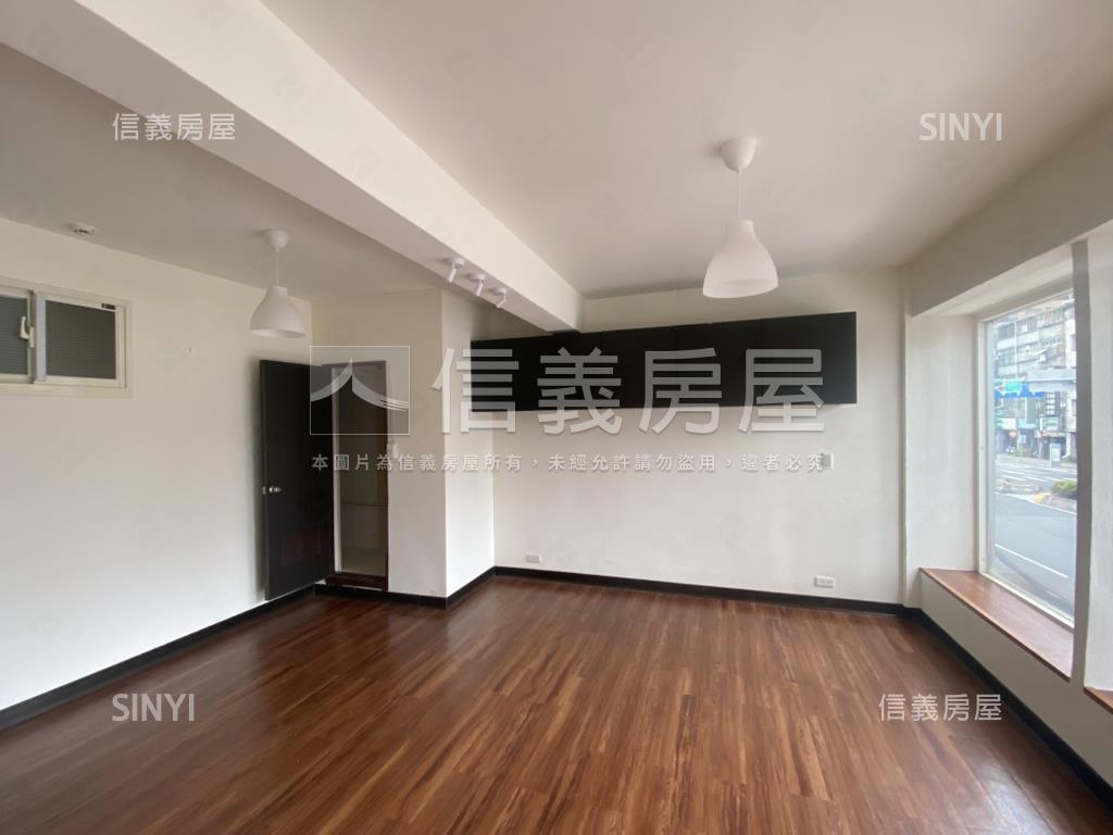 新案㊣和平西路商三特透天房屋室內格局與周邊環境