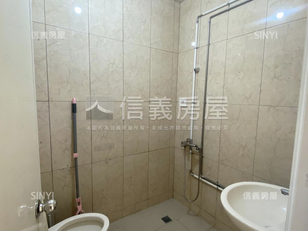 新案㊣和平西路商三特透天房屋室內格局與周邊環境