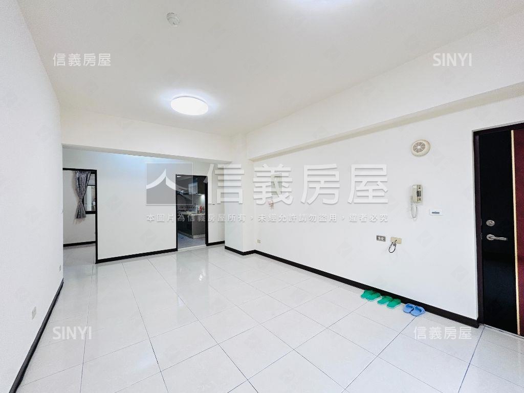 臻星尋找真心人。三房車位房屋室內格局與周邊環境