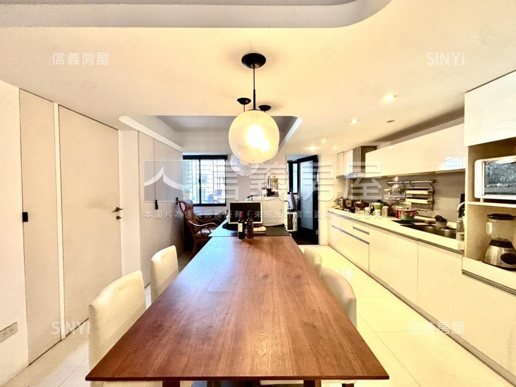 信義專任中正晴園房屋室內格局與周邊環境