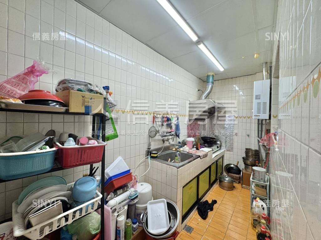 北平商圈小資朝南美透天房屋室內格局與周邊環境