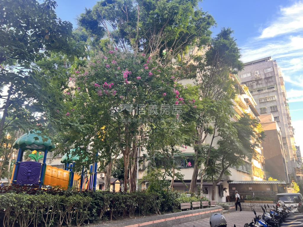 附小龍門金華管理華廈房屋室內格局與周邊環境