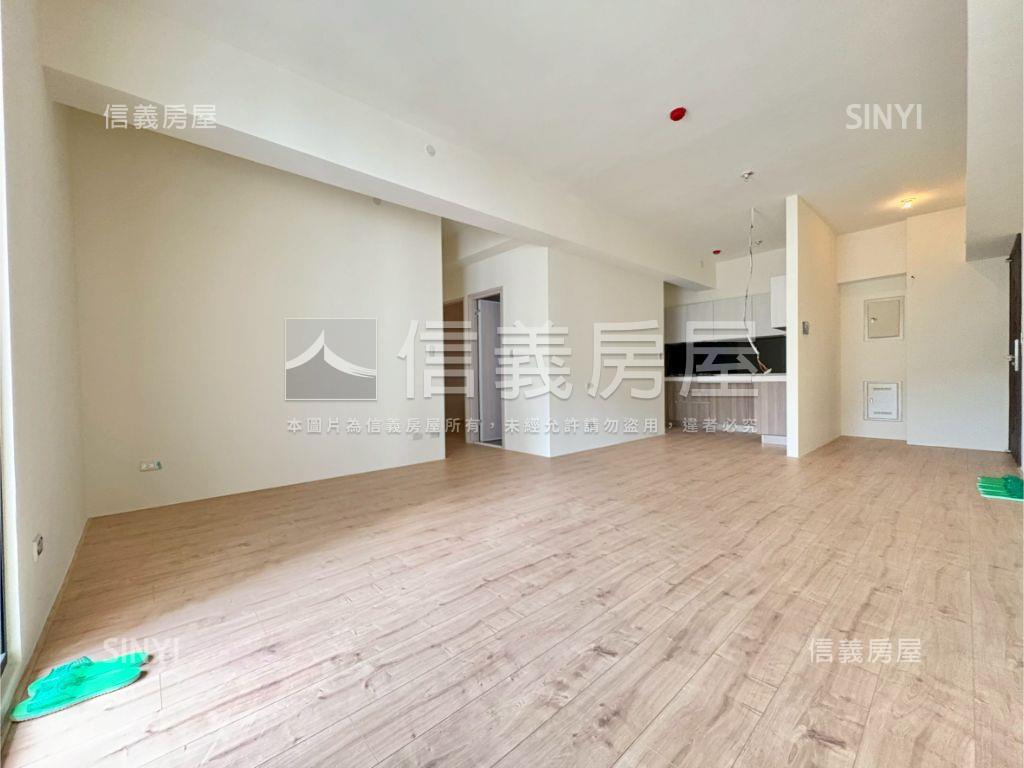 全新，大３房雙平面車位房屋室內格局與周邊環境