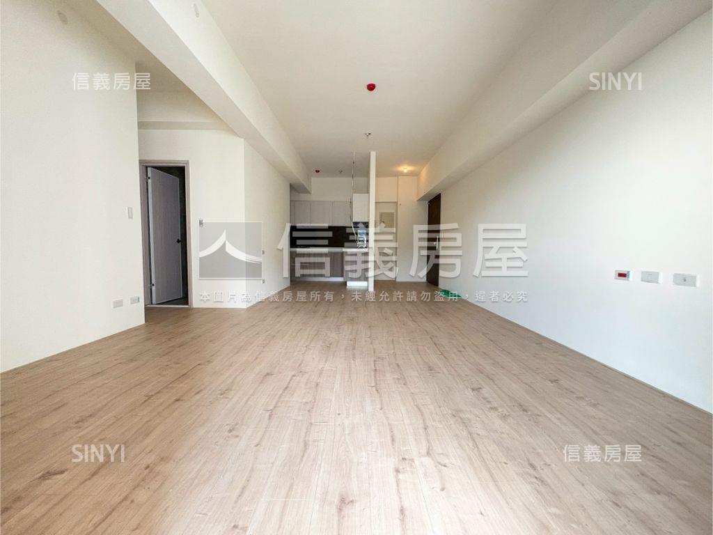 全新，大３房雙平面車位房屋室內格局與周邊環境