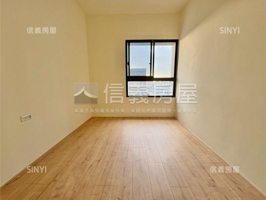 全新，大３房雙平面車位房屋室內格局與周邊環境