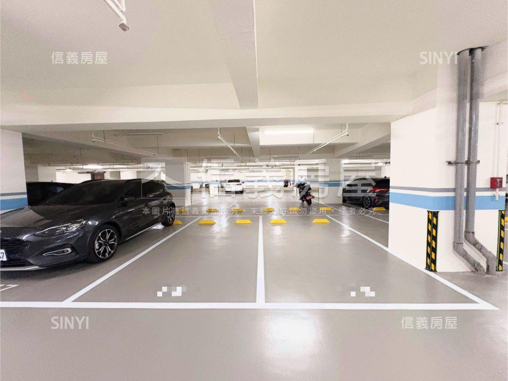 全新，大３房雙平面車位房屋室內格局與周邊環境