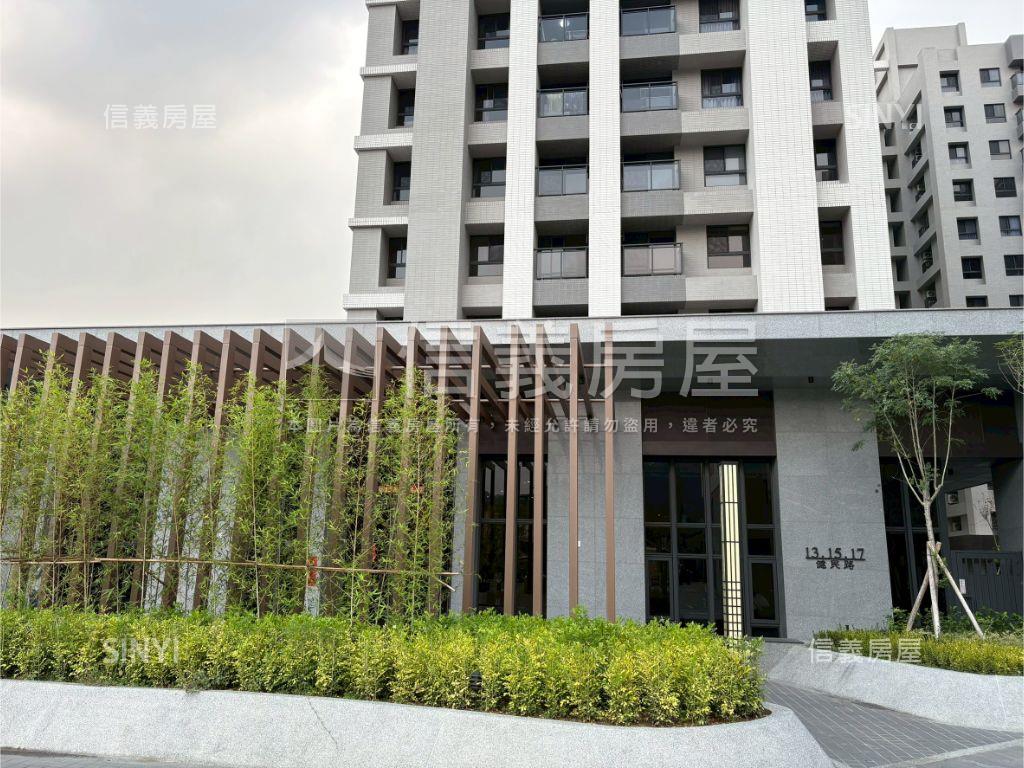 全新，大３房雙平面車位房屋室內格局與周邊環境