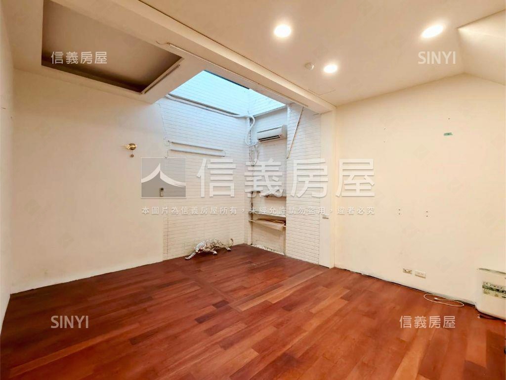 長庚商圈悅莊社區庭院別墅房屋室內格局與周邊環境