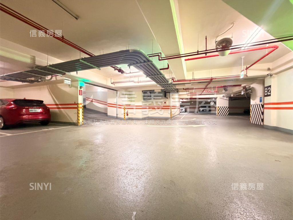 西門。麗德莊１１４號車位房屋室內格局與周邊環境