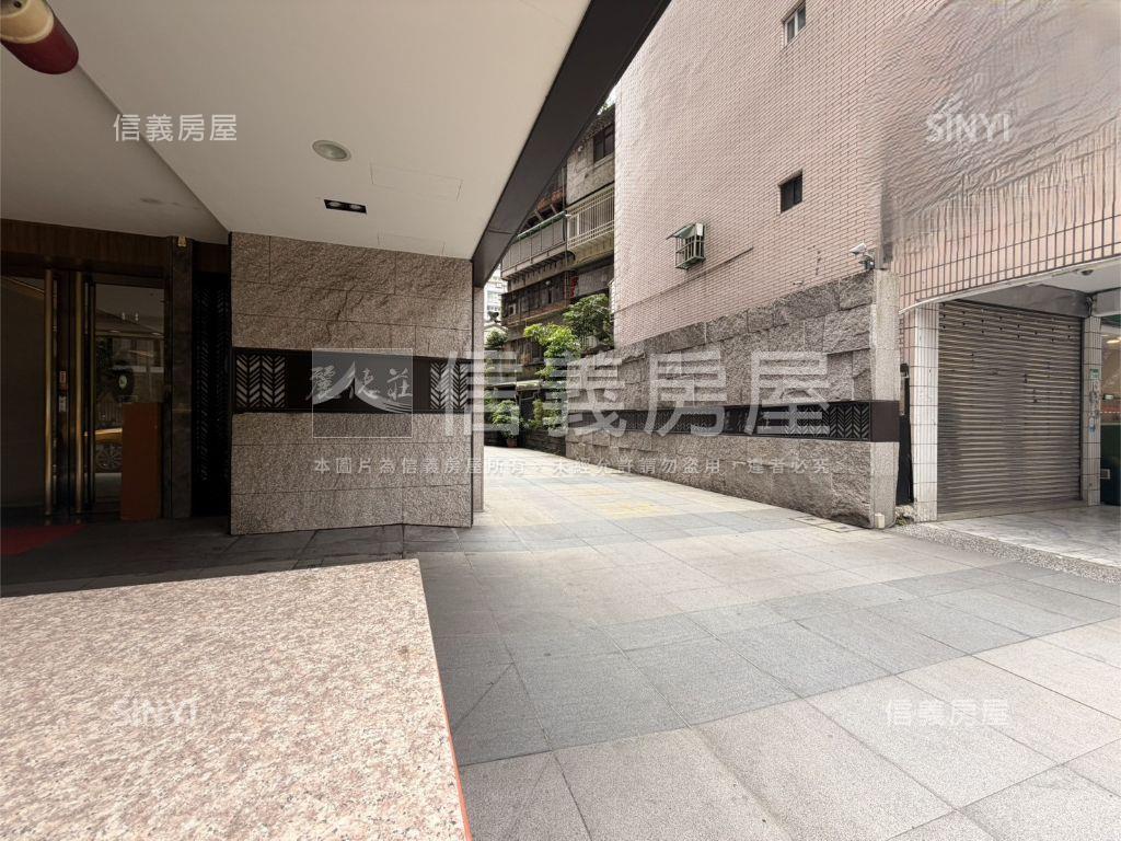 西門。麗德莊１１４號車位房屋室內格局與周邊環境
