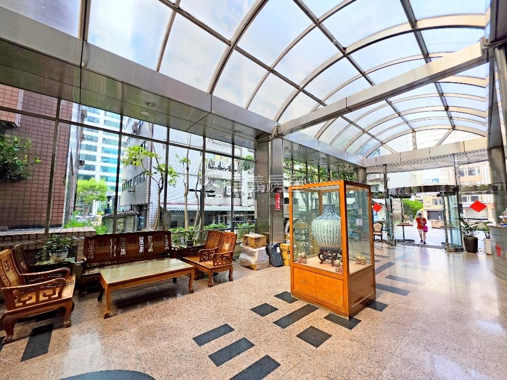 演說家三房車位房屋室內格局與周邊環境