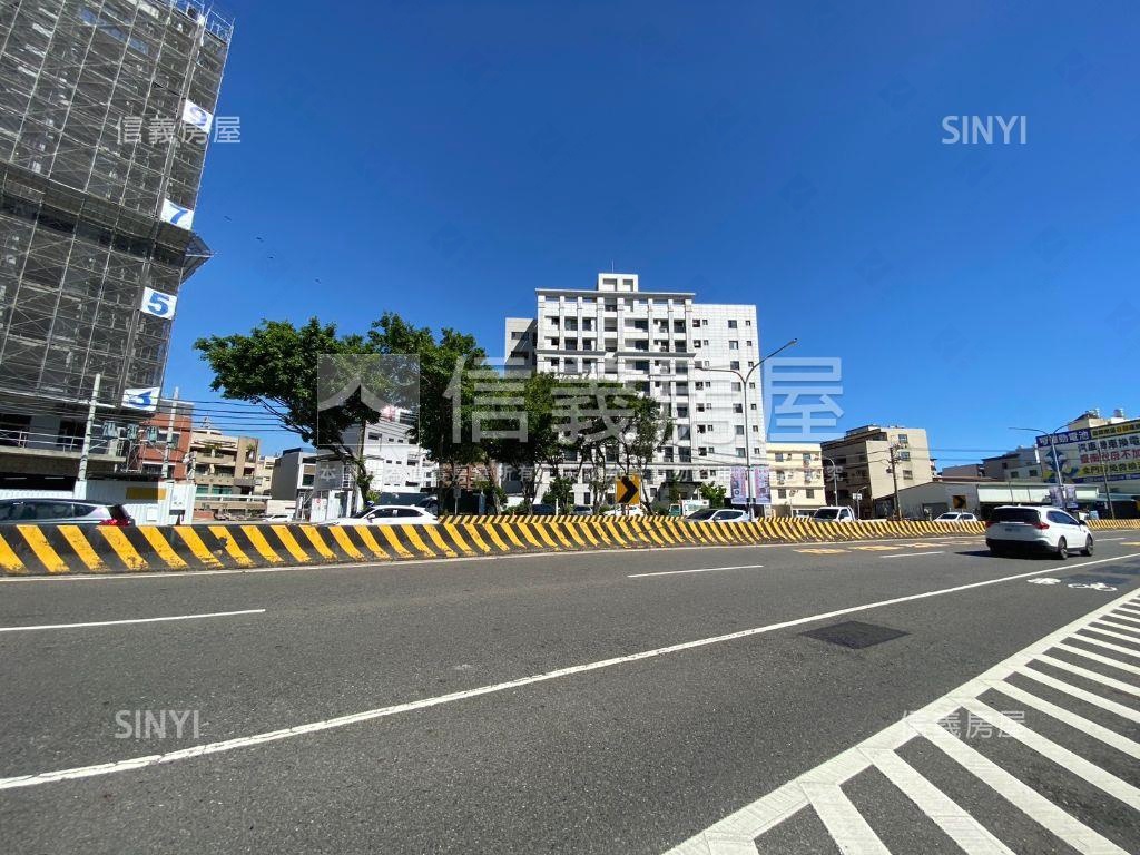 摩登世紀兩房平車讚房屋室內格局與周邊環境