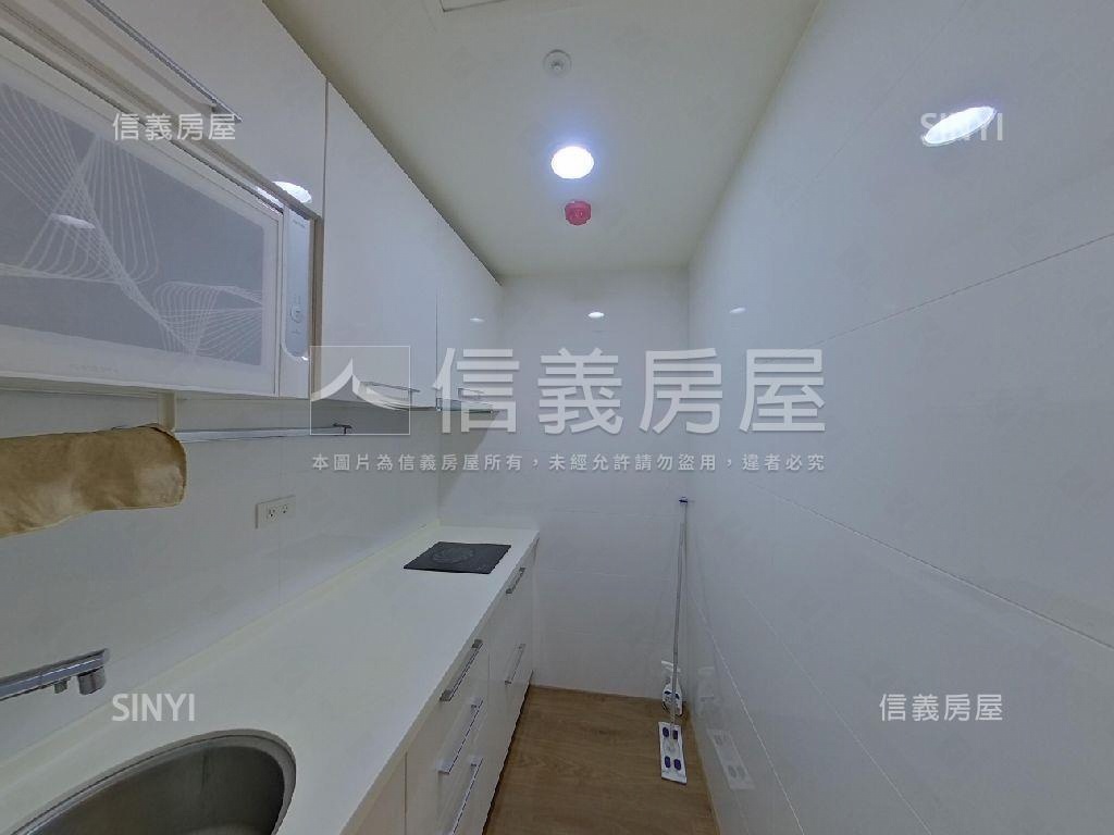 鋼骨溫馨二房附坡平車位房屋室內格局與周邊環境