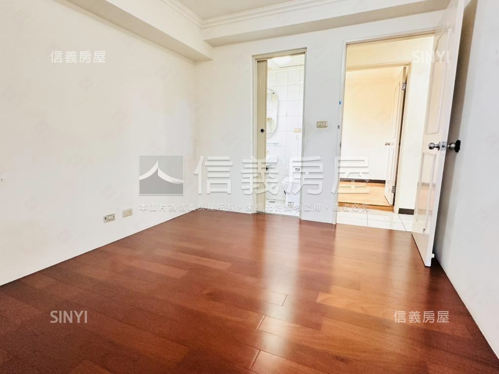 景安捷運３房車位房屋室內格局與周邊環境