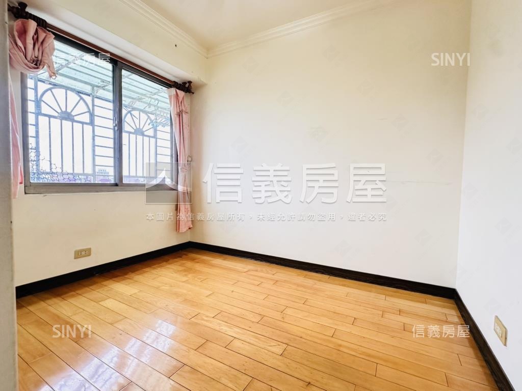 景安捷運３房車位房屋室內格局與周邊環境