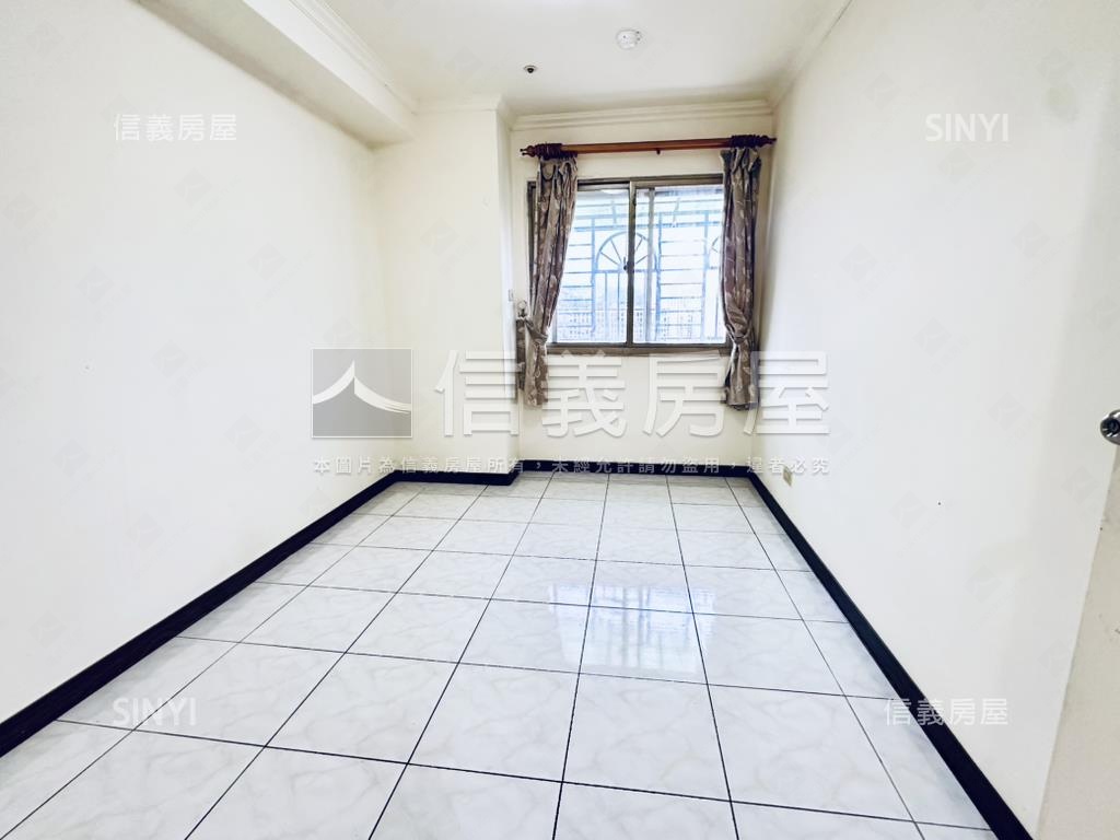 景安捷運３房車位房屋室內格局與周邊環境