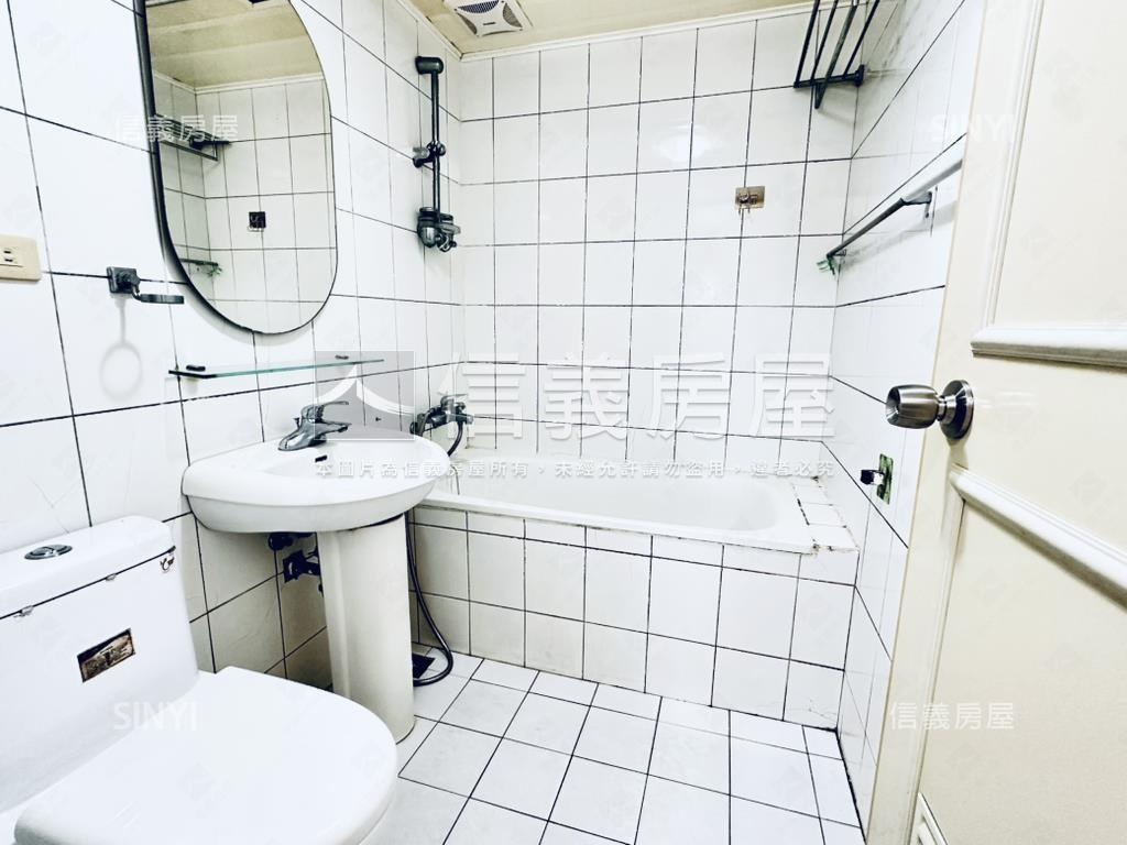 景安捷運３房車位房屋室內格局與周邊環境