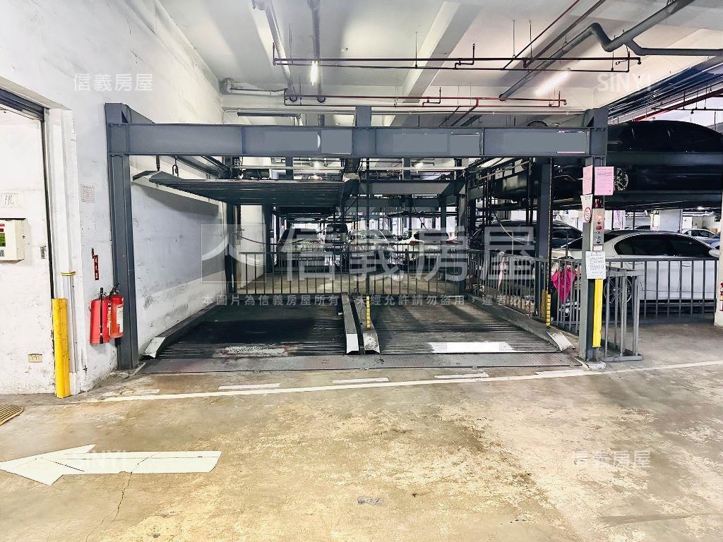 捷運後棟景觀３房車位房屋室內格局與周邊環境