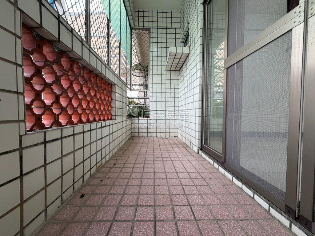面寬約７米有車庫房屋室內格局與周邊環境