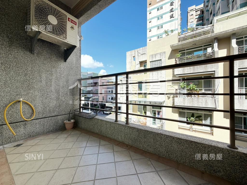 巨蛋商圈｜雅緻車庫別墅房屋室內格局與周邊環境