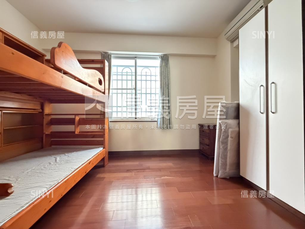 巨蛋商圈｜雅緻車庫別墅房屋室內格局與周邊環境