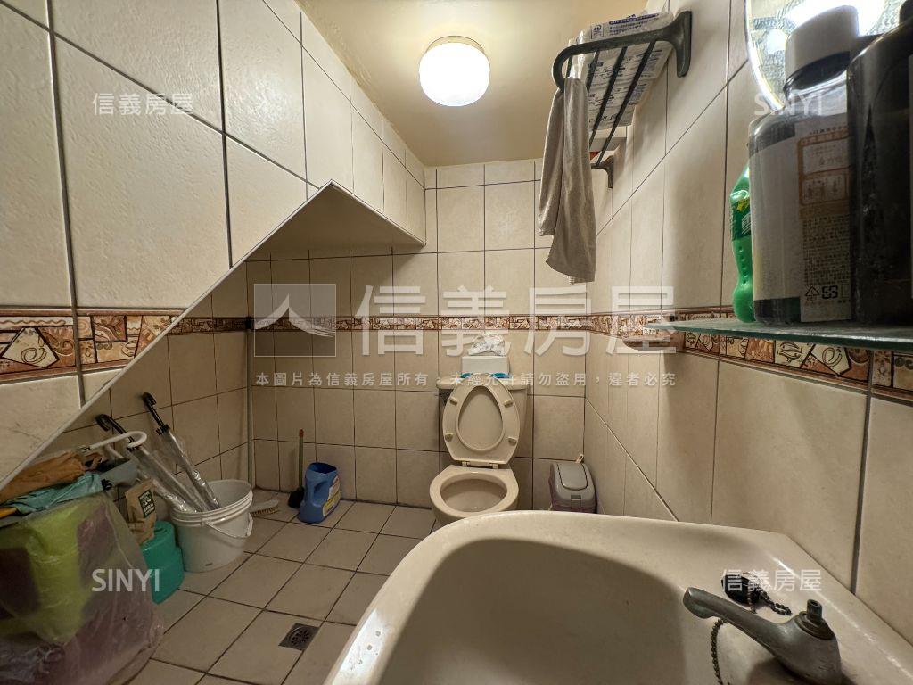 正民生路邊間透天店面房屋室內格局與周邊環境