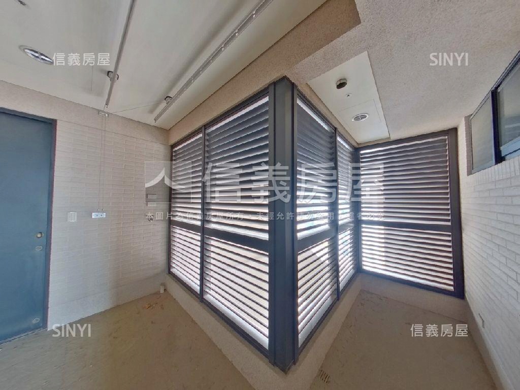 看這間面公園聯聚方庭房屋室內格局與周邊環境