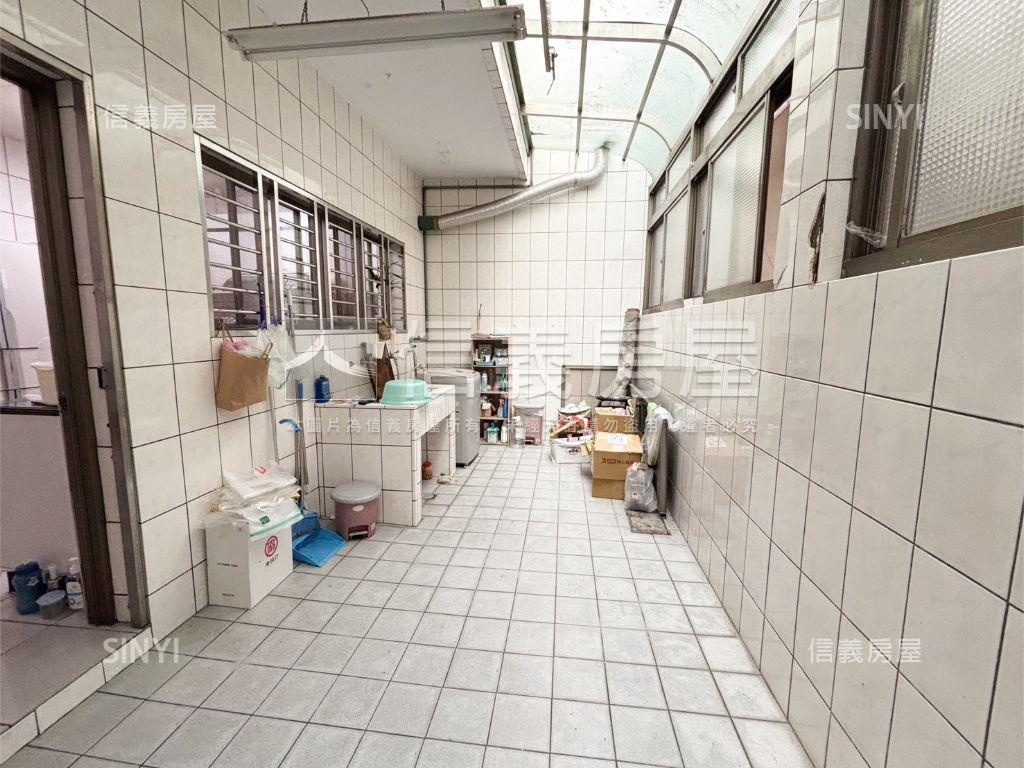 忠誠第一社區稀有透天房屋室內格局與周邊環境