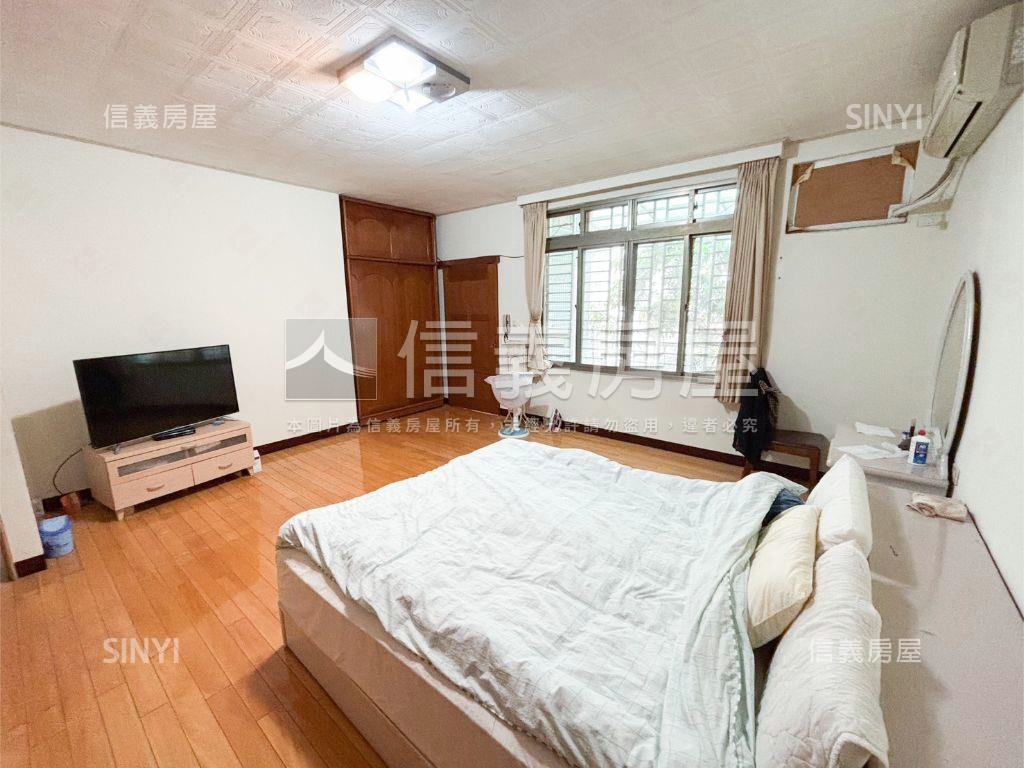 忠誠第一社區稀有透天房屋室內格局與周邊環境