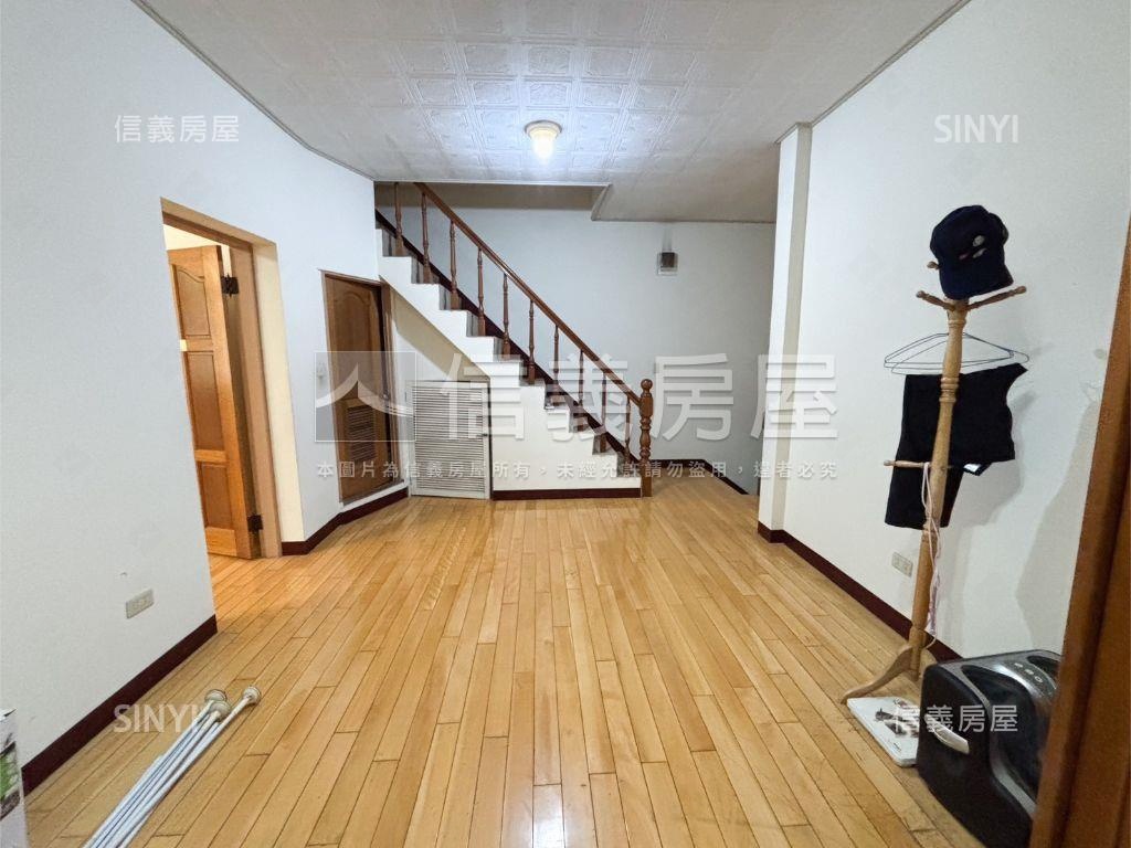 忠誠第一社區稀有透天房屋室內格局與周邊環境