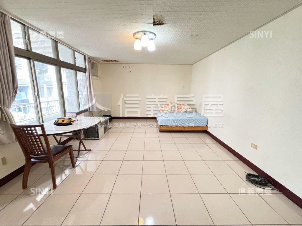 忠誠第一社區稀有透天房屋室內格局與周邊環境
