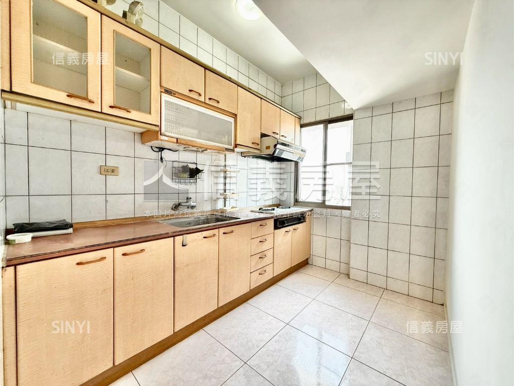 近國道｜邊間｜首購大四房房屋室內格局與周邊環境