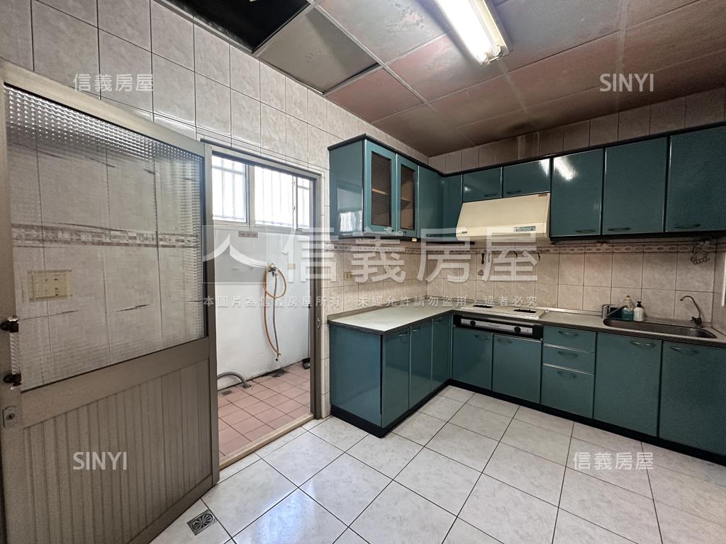 仁武優質社區車墅房屋室內格局與周邊環境