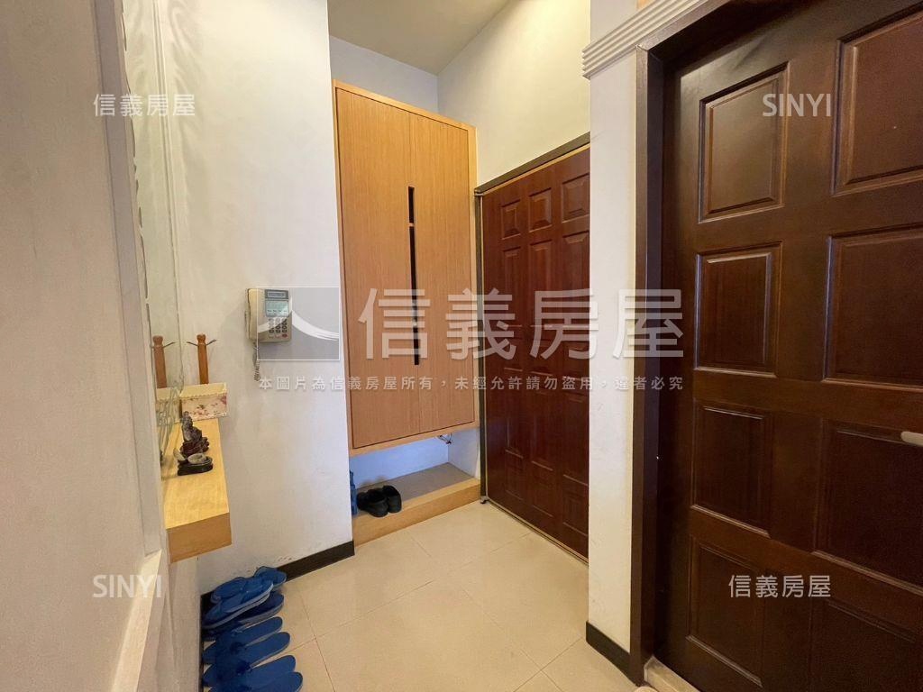 巨蛋捷運鋼骨景觀三房車位房屋室內格局與周邊環境
