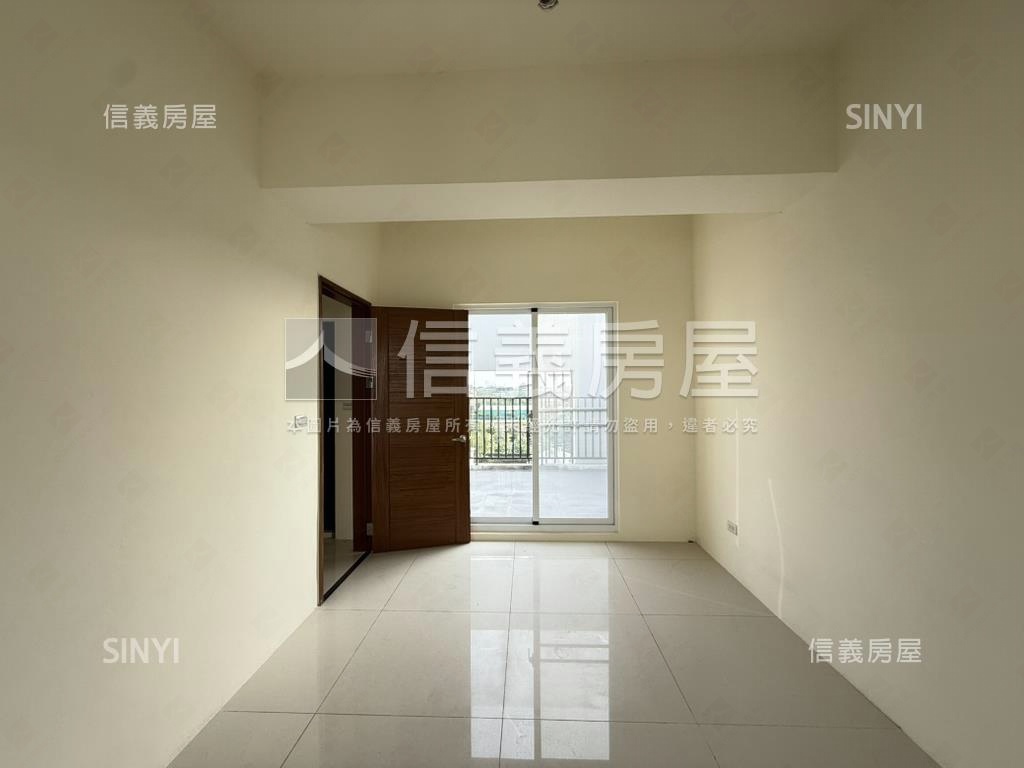 麻豆全新邊間店住房屋室內格局與周邊環境