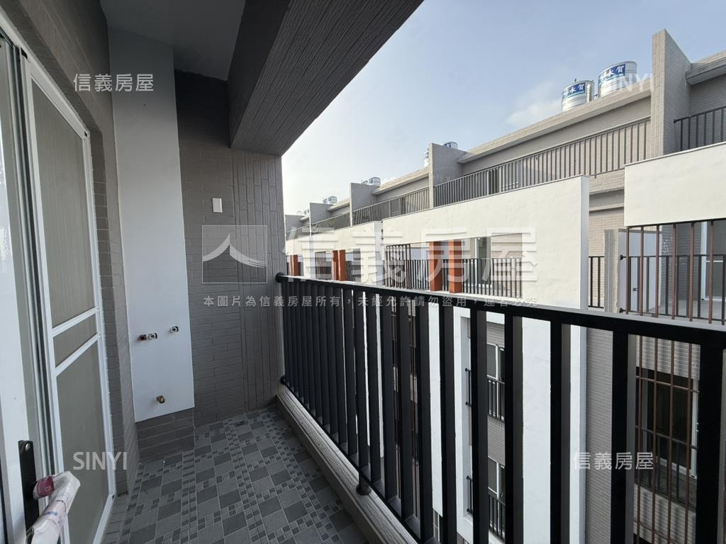 麻豆全新邊間店住房屋室內格局與周邊環境