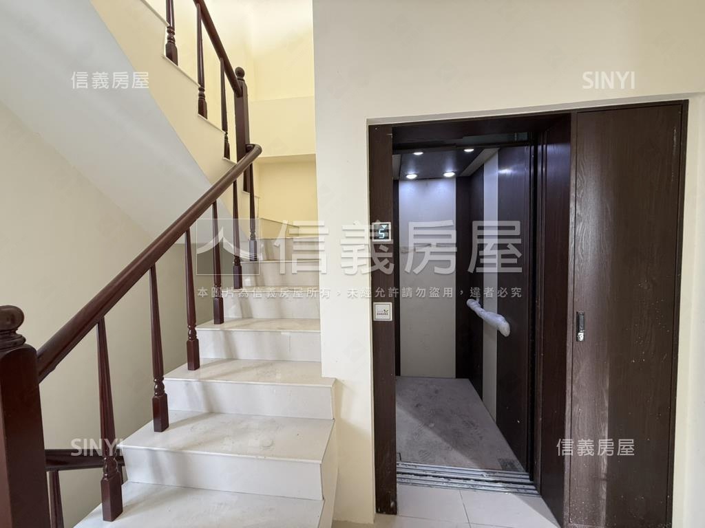 麻豆全新邊間店住房屋室內格局與周邊環境