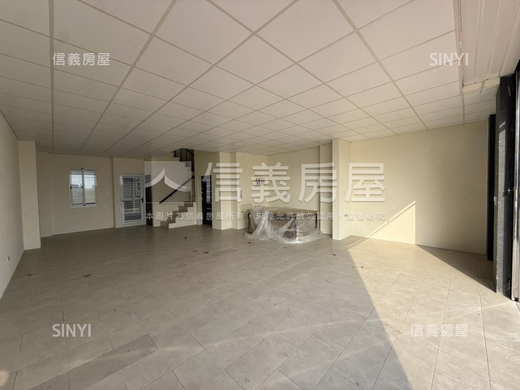 麻豆全新邊間店住房屋室內格局與周邊環境