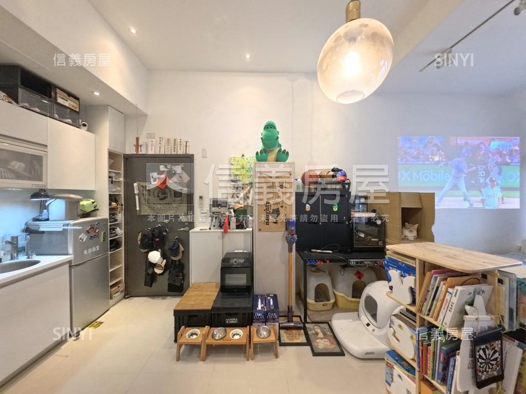專任中山美錄★鴻運景觀戶房屋室內格局與周邊環境